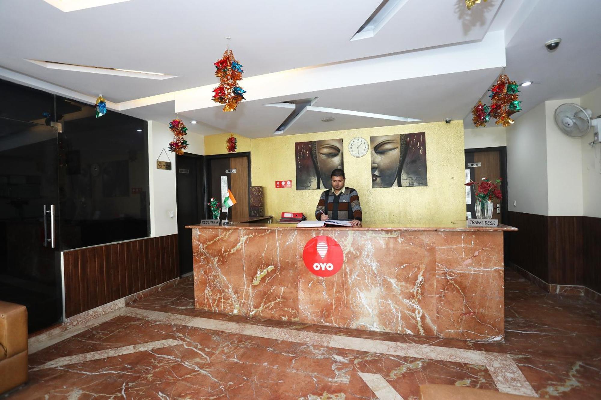 Hotel O Vedas Heritage Дели Экстерьер фото