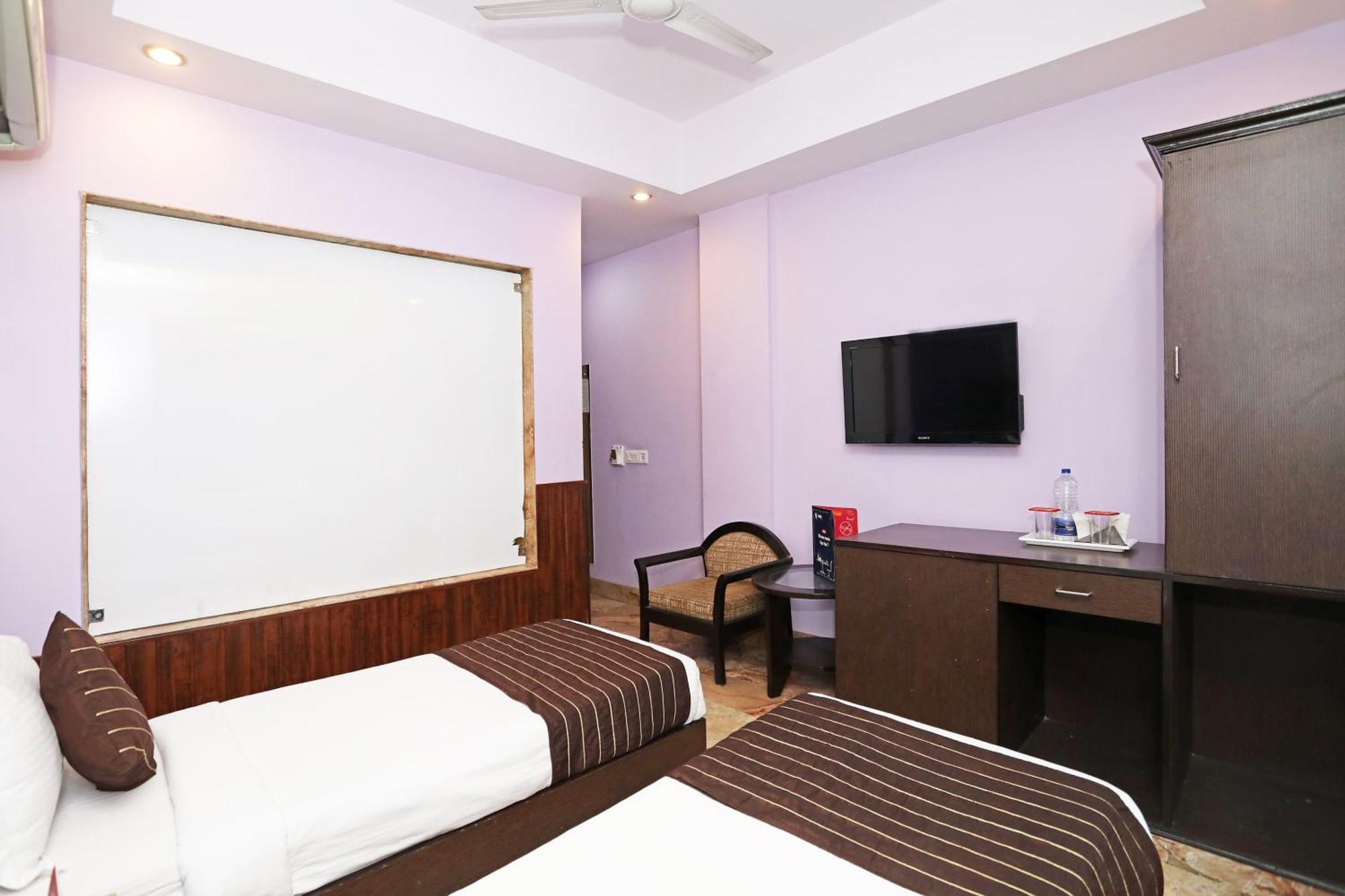Hotel O Vedas Heritage Дели Экстерьер фото
