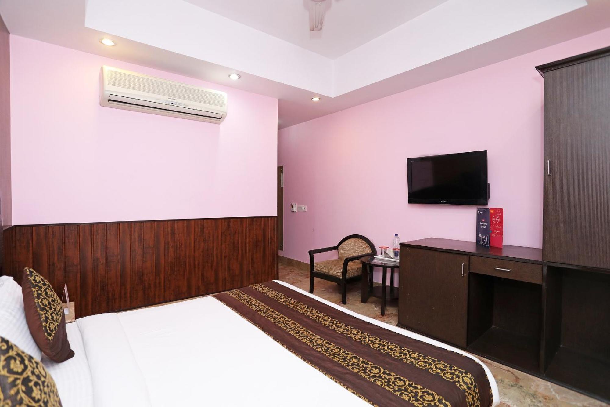 Hotel O Vedas Heritage Дели Экстерьер фото